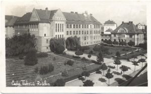 gymnazium014